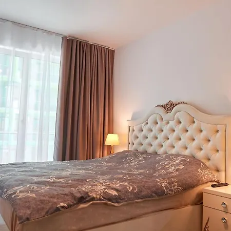 Haven N Pool Alezzi Beach Appartement